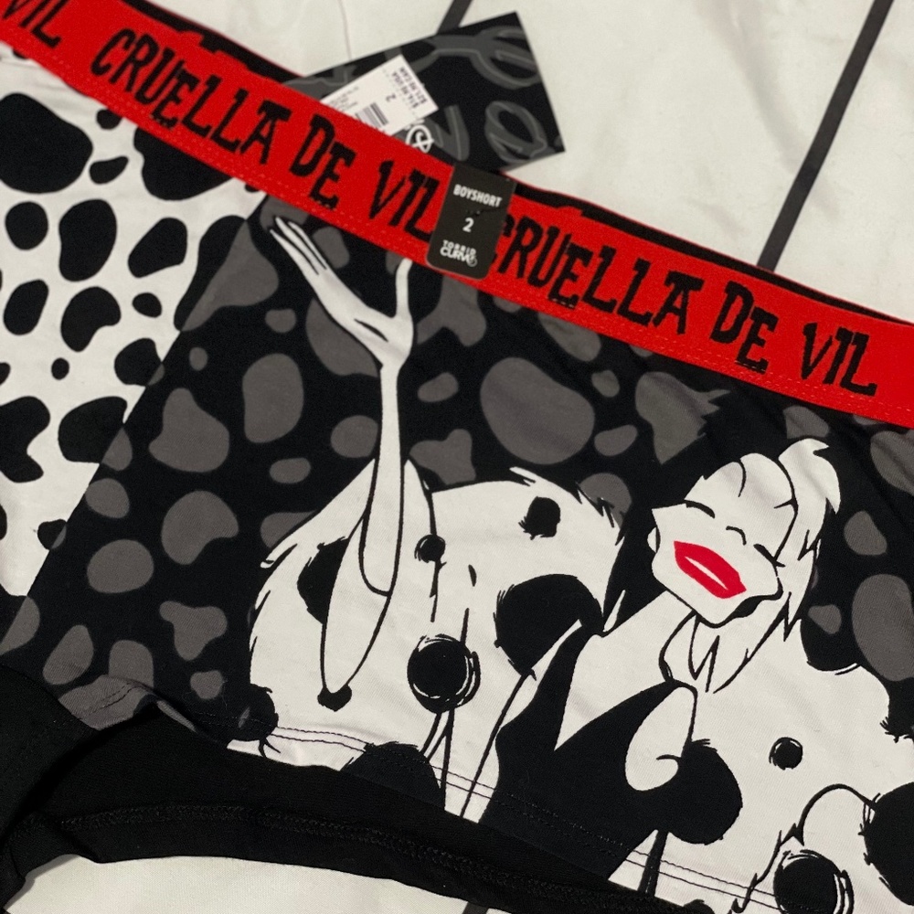 Torrid Cruella panty NWT